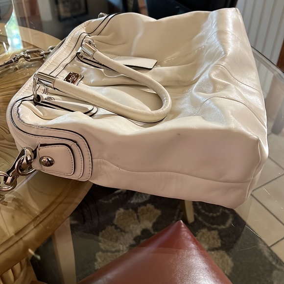 Gorgeous!! Off white summer winter all leather coach tote great size 13x 14” - Picture 12 of 13